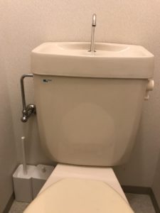 枚方市上島町にてトイレの漏水補修 