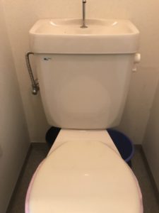 枚方市上島区にてトイレ水漏れ対応