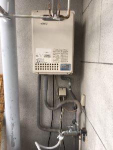 枚方市にて給湯専用機の交換