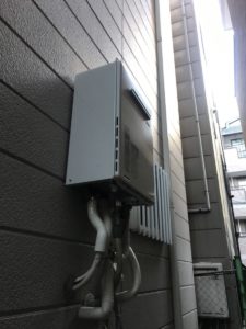 鶴見区放出東にて給湯器の交換