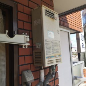 大阪市平野区瓜破にて給湯専用給湯器の交換