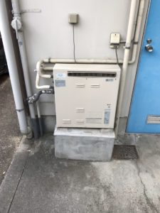 奈良市内侍原町にてガス給湯器の交換