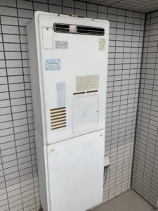 大阪市福島区鷺洲にて熱源機の交換