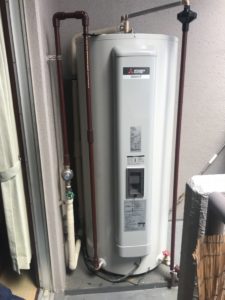 大阪市浪速区元町にて電気温水器の交換