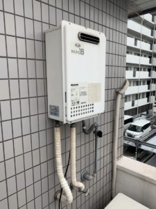 八尾市安中町にて給湯器の交換