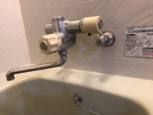 和泉市伏屋町にてガスコンロ、浴室水栓の交換