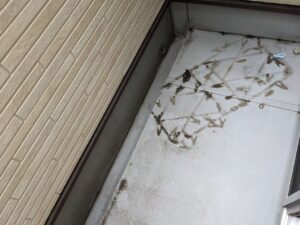 東住吉区にてベランダ清掃