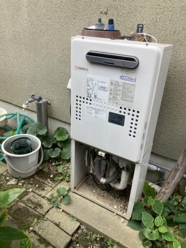 生駒市白庭台にてふろ給湯器交換